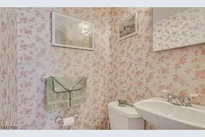19 Annette Dr, Edison, NJ 08820 - Photo 21