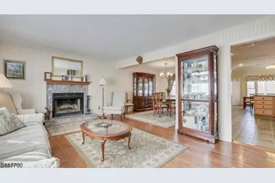 19 Annette Dr, Edison, NJ 08820 - Photo 9