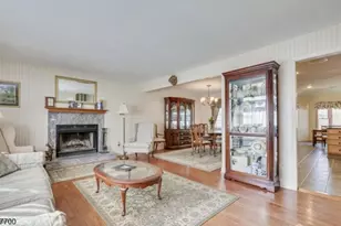 19 Annette Dr, Edison, NJ 08820 - Photo 9