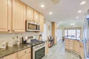 19 Annette Dr, Edison, NJ 08820 - Photo 15