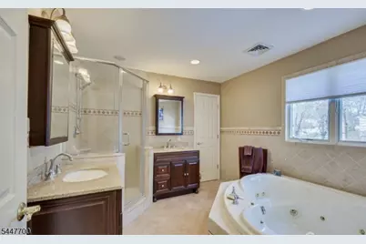 19 Annette Dr, Edison, NJ 08820 - Photo 27