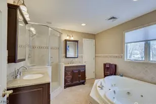 19 Annette Dr, Edison, NJ 08820 - Photo 27