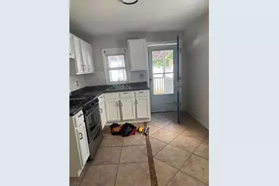 526 Jackson Ave, Elizabeth, NJ 07201 - Photo 3