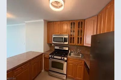 285 Aycrigg Ave #4C, Passaic, NJ 07055 - Photo 7
