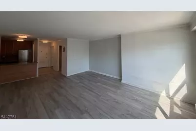 285 Aycrigg Ave #4C, Passaic, NJ 07055 - Photo 5