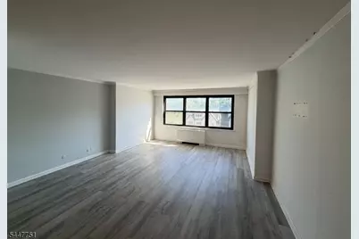 285 Aycrigg Ave #4C, Passaic, NJ 07055 - Photo 3