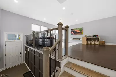 12 Marigold Ct, Warren Township, NJ 07059 - Photo 9