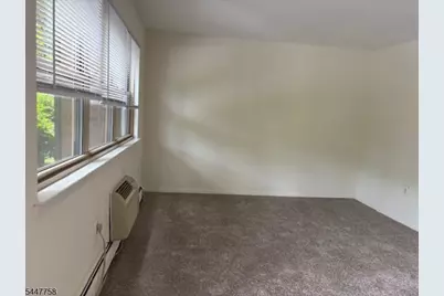117 Treetop Ct #61, Bloomingdale, NJ 07403 - Photo 9