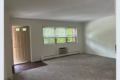 117 Treetop Ct #61, Bloomingdale, NJ 07403 - Photo 3