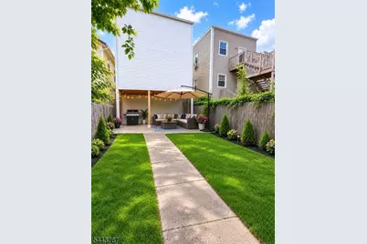 16 Smith St, Newark, NJ 07106 - Photo 13