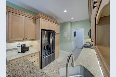 7 Old Orchard Ct, Clinton, NJ 08809 - Photo 11