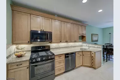 7 Old Orchard Ct, Clinton, NJ 08809 - Photo 9
