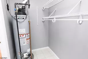 572 S 11th St, Newark, NJ 07103 - Photo 15