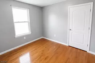 572 S 11th St, Newark, NJ 07103 - Photo 21