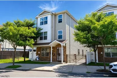 572 South 11th St #3, Newark, NJ 07103 - Photo 1