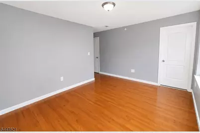 572 South 11th St #3, Newark, NJ 07103 - Photo 17