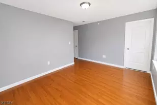 572 S 11th St, Newark, NJ 07103 - Photo 17