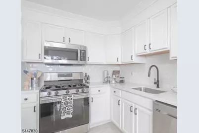 7401 Dane Ct #Left, North Bergen, NJ 07047 - Photo 3