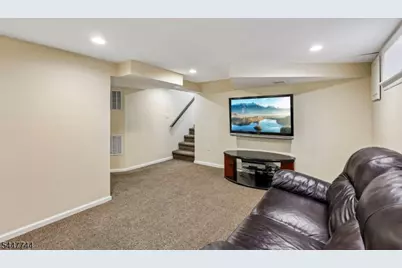 26 Westland Rd, Verona, NJ 07044 - Photo 31