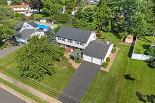 11 Marigold Ln, Franklin Township, NJ 08873 - Photo 3