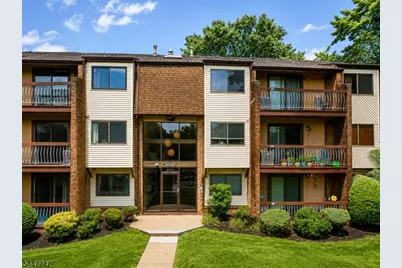 201 Edison Glen Ter, Edison, NJ 08837 - Photo 3