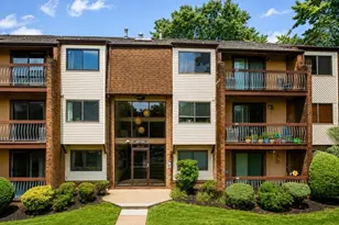 201 Edison Glen Terrace, Edison, NJ 08837 - Photo 3