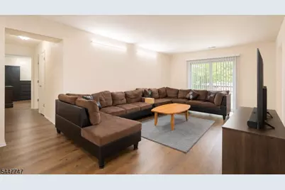 201 Edison Glen Ter, Edison, NJ 08837 - Photo 11