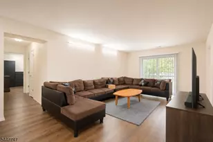 201 Edison Glen Terrace, Edison, NJ 08837 - Photo 11