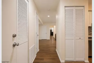 201 Edison Glen Ter, Edison, NJ 08837 - Photo 5