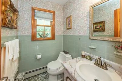 21 Bates Dr, Fairfield, NJ 07004 - Photo 13