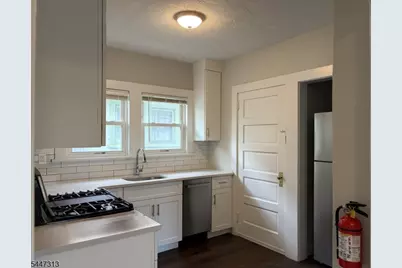 54 Label St #2, Montclair Twp., NJ 07042 - Photo 9