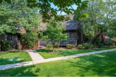 117 Kingsberry Dr, Franklin Township, NJ 08873 - Photo 5