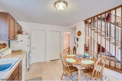 117 Kingsberry Dr, Franklin Township, NJ 08873 - Photo 13