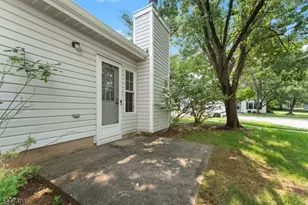 352 Cotswold Pl, Franklin Township, NJ 08873 - Photo 13
