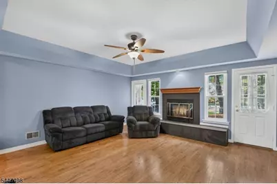 352 Cotswold Pl, Franklin Township, NJ 08873 - Photo 9