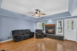 352 Cotswold Pl, Franklin Township, NJ 08873 - Photo 9