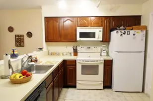 92 Stonehedge Ct, Franklin Township, NJ 08873 - Photo 3