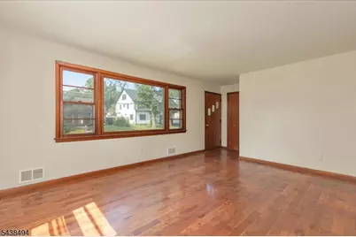 1133 Hetfield Ave, Scotch Plains Township, NJ 07076 - Photo 3