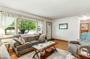 92 Louise Dr, Manville, NJ 08835 - Photo 9