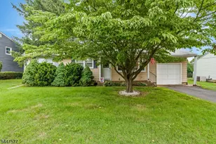 92 Louise Dr, Manville, NJ 08835 - Photo 3