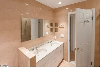 89 Continental Rd, Parsippany, NJ 07950 - Photo 15