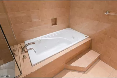 89 Continental Rd, Parsippany, NJ 07950 - Photo 17