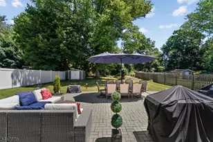 10 Dale Dr, Fairfield, NJ 07004 - Photo 3