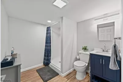10 Dale Dr, Fairfield, NJ 07004 - Photo 9