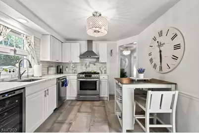 10 Dale Dr, Fairfield, NJ 07004 - Photo 31