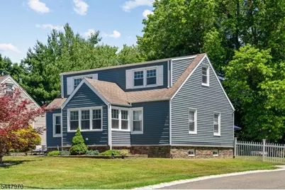 10 Dale Dr, Fairfield, NJ 07004 - Photo 3