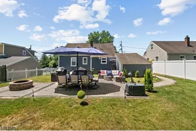 10 Dale Dr, Fairfield, NJ 07004 - Photo 5