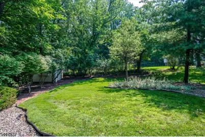 560 Wakefield Dr, Metuchen, NJ 08840 - Photo 9