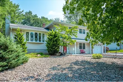 560 Wakefield Dr, Metuchen, NJ 08840 - Photo 3