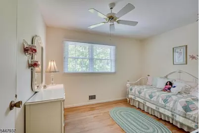 560 Wakefield Dr, Metuchen, NJ 08840 - Photo 35